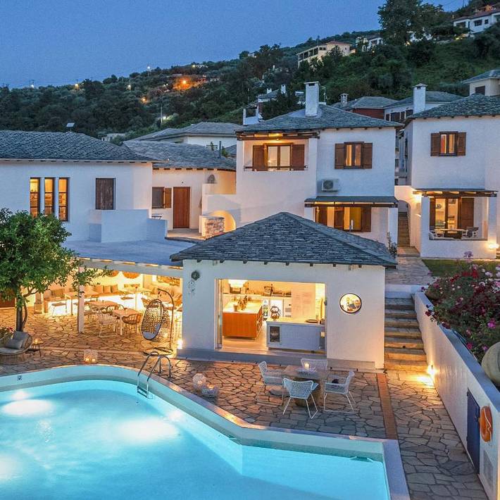 Appart’hôtel pour 2 personnes, avec piscine et jardin ainsi que bassin pour enfant et vue