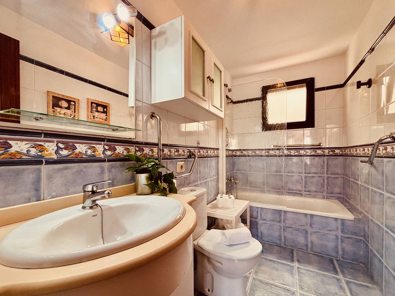 Entire apartment, Click&Guest - Radiant Home with Sea Views in Arinaga, Agüimes