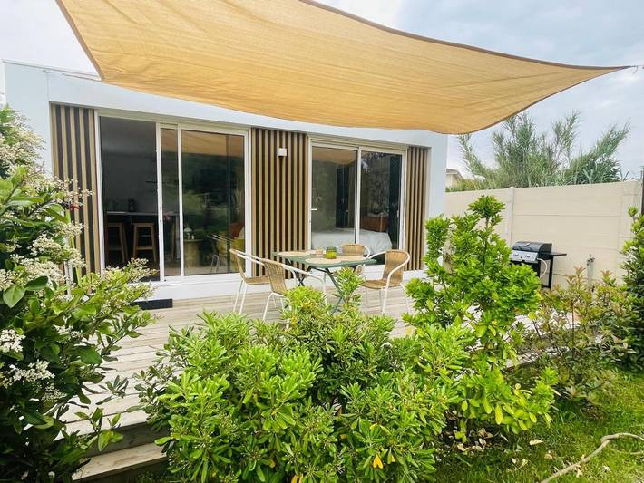 Maison de vacances pour 4 personnes, avec Terrasse ainsi que Jardin et Vue à Izon