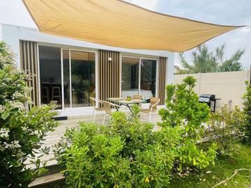 Gîte pour 4 personnes, avec jardin et vue à Izon