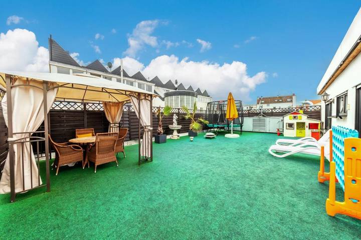 Ferienwohnung für 8 Personen, mit Terrasse und Ausblick in Rüsselsheim