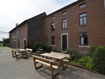 Gîte pour 19 personnes, avec jardin dans Teuven