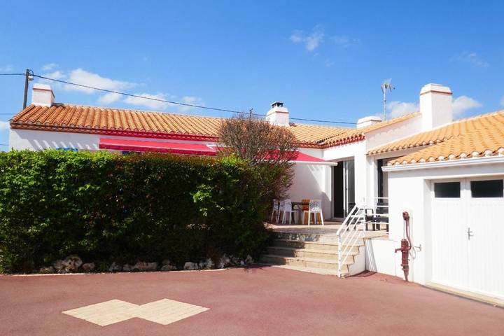 Location de vacances pour 7 personnes, avec Terrasse et Jardin dans Plage du Marais-Girard
