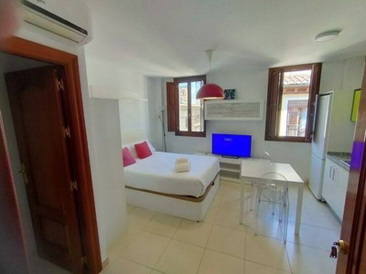 Geheel appartement, Vakantieappartement voor 2 personen in Centro-Sagrario, Granada