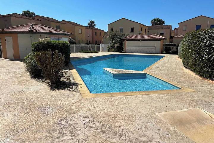 Villa pour 6 personnes, avec piscine ainsi que jardin et balcon à Valras-Plage
