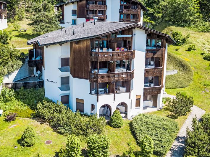 Ferienwohnung für 4 Personen, mit Balkon und Ausblick in Flims