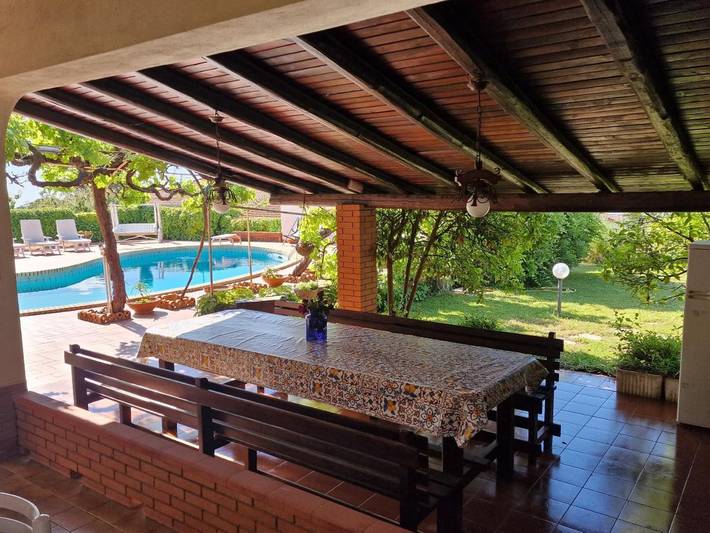 Gîte pour 2 personnes, avec piscine ainsi que terrasse et jardin, animaux acceptés à Mascalucia - 4