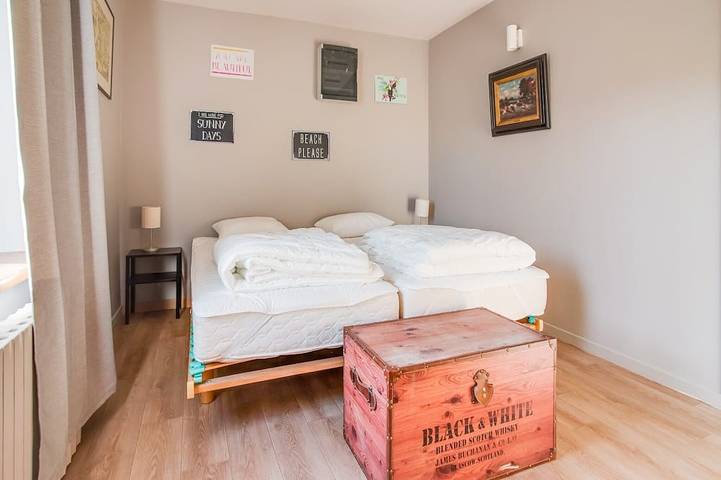 Location de vacances pour 12 personnes, avec jardin et piscine ainsi que sauna et terrasse à Anhée - 4