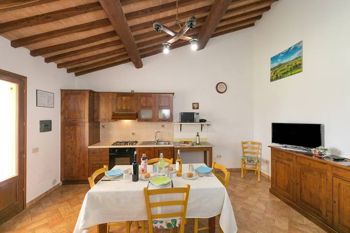 Agriturismo "Il Pino - Tiglio" con piscina condivisa, terrazza privata e Wi-Fi in Cecina, Costa degli Etruschi