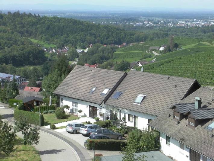 Gästehaus, mit Balkon und Terrasse sowie Garten und Sauna