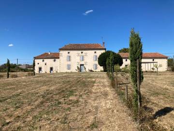 Gîte pour 15 personnes, avec jardin à Millac