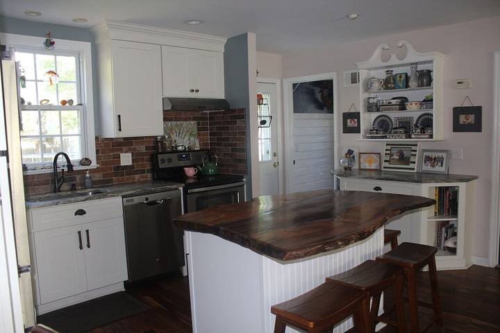 Vacation rental for 10 people, with hot tub and terrace as well as yard in Monmouth County