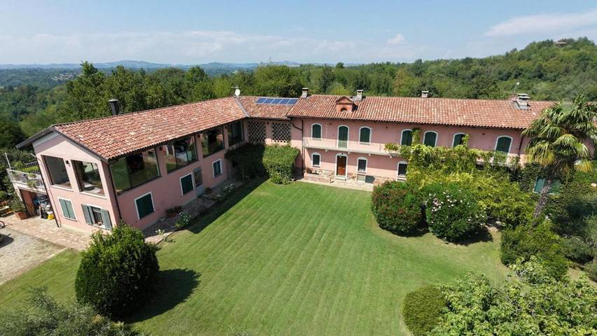 Ferienhaus für 2 Personen, mit Balkon und Terrasse sowie Garten und Pool in Soglio