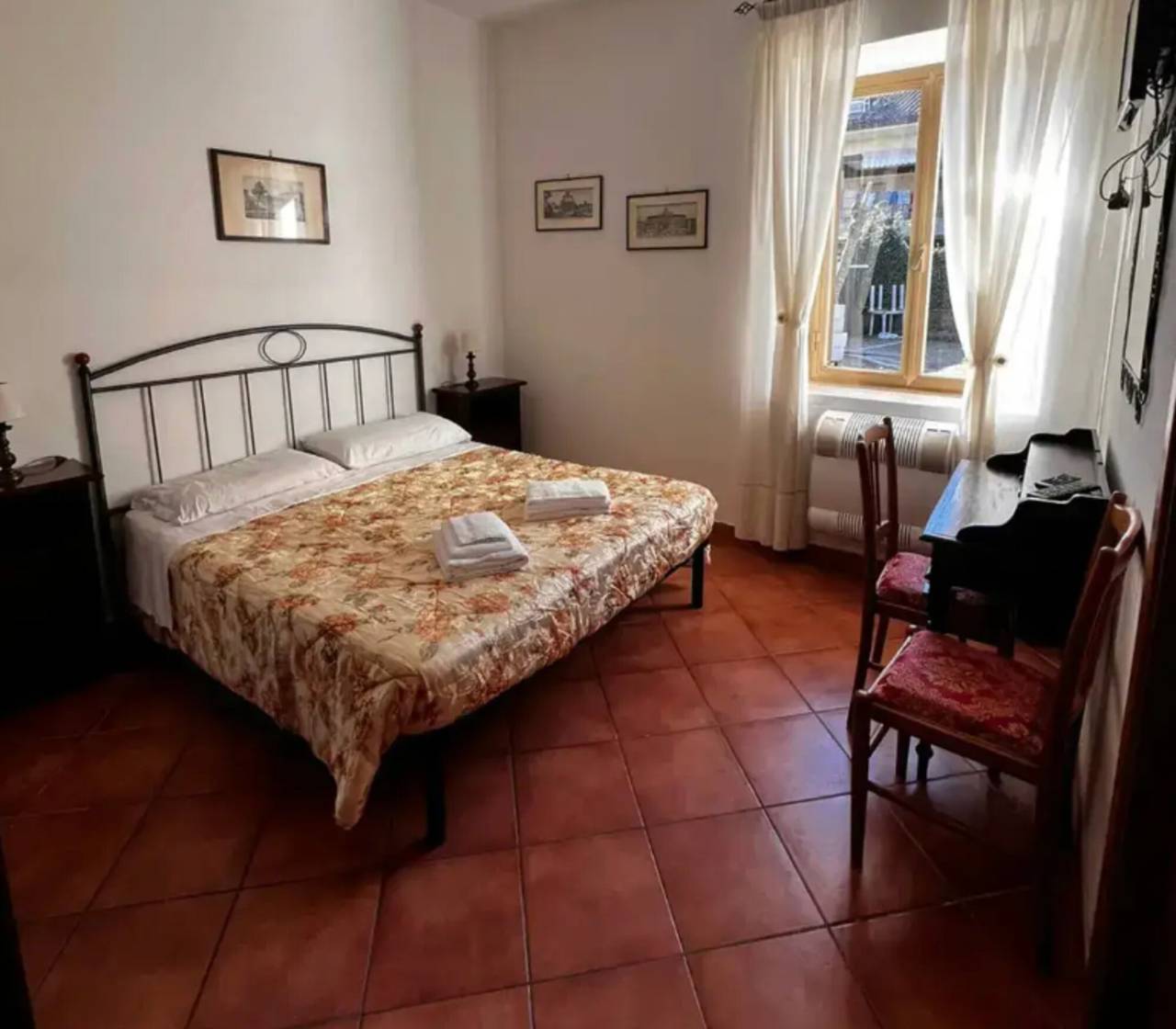 Camera 'Matrimoniale 2' con giardino condiviso e Wi-Fi in Rocca di Papa, Castelli Romani