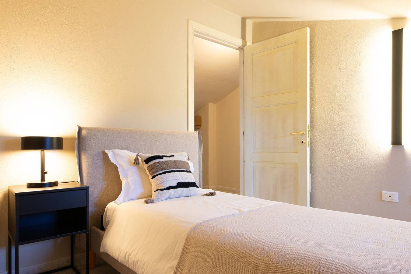 Apartamento vacacional entero, Apartamento de vacaciones para 4 personas con terraza in Cala Liberotto, Orosei