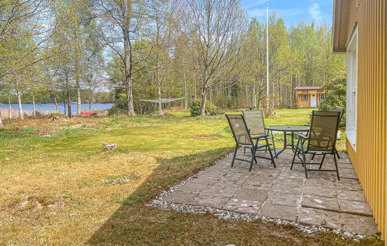 Ferienhaus für 4 Personen mit Garten in Kronoberg
