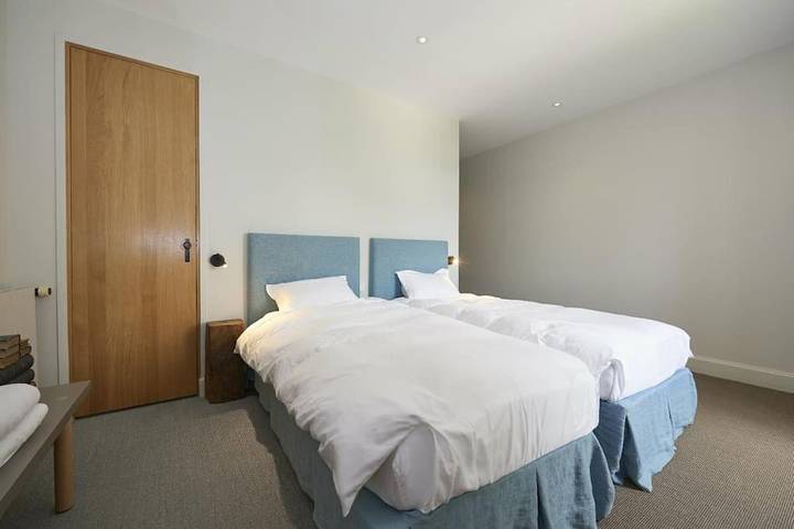 Location de vacances pour 10 personnes, avec terrasse ainsi que vue et jardin à Belvès-de-Castillon - 3