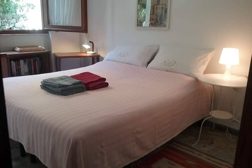 Apartamento entero, Apartamento con vistas al mar, a 5 minutos de la playa. in Finale Ligure, Finale Ligure Municipio