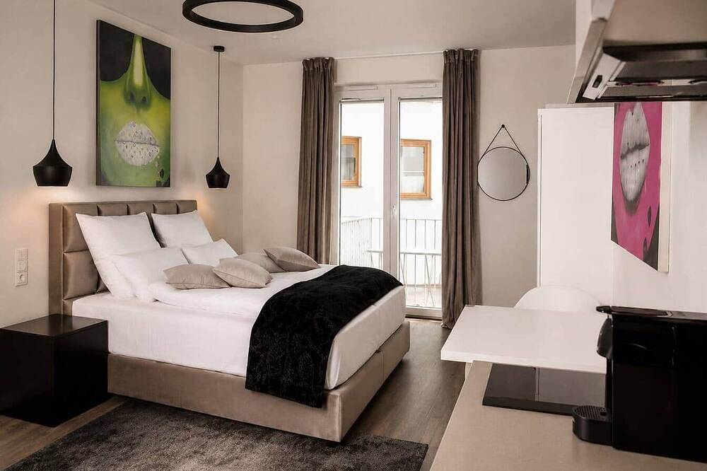 Ganze Wohnung, The Faces | Premium Studio | Balkon | 201 in Berlin Schmargendorf, Berlin