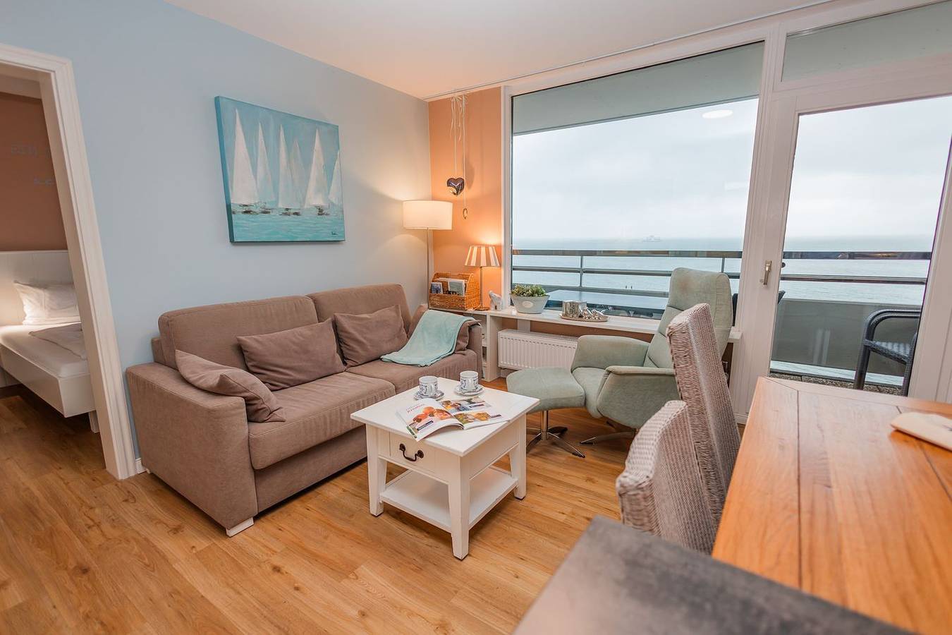Ganze Wohnung, "Traumhafte Ferienwohnung mit Meerblick und Sandstrand direkt vor der Tür!" in Wyk auf Föhr (Stadt), Wyk auf Föhr