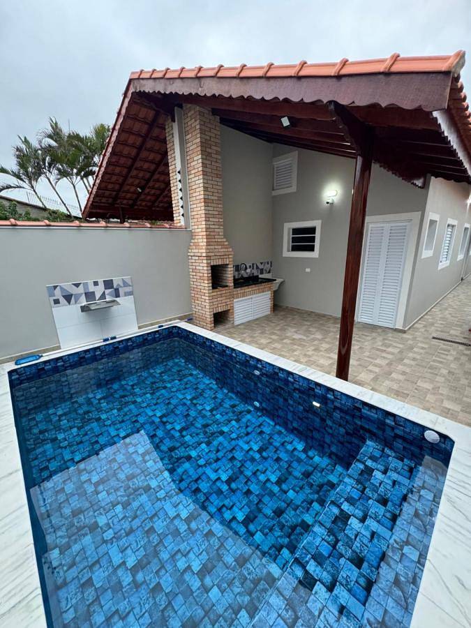 Casas e apartamentos de temporada para 8 pessoas, com terraço e piscina, com animais de estimação em Mongaguá