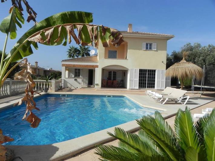 Finca mit Hund für 6 Personen, mit Balkon und Whirlpool sowie Terrasse und Garten in Ses Cases Noves