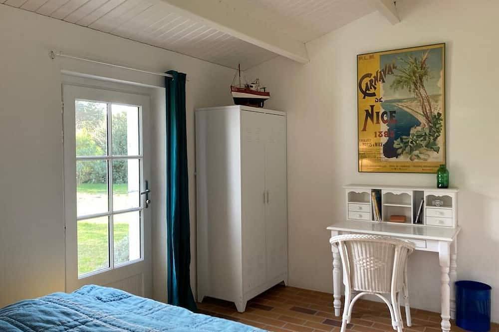 Beautiful, quiet house with large garden near sailing club in L'Île-d'Yeu, Vandea