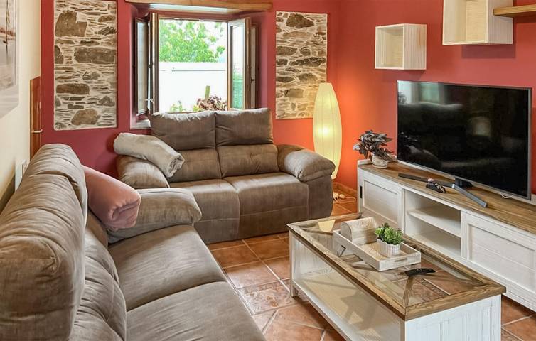 Appartement de vacances entier, Appartement au bord de la mer : WiFi, piscine, parking, emplacement privilégié in Ortigueira, Rías Altas