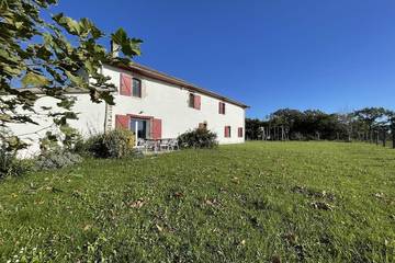 Location de vacances pour 8 personnes, avec jardin, animaux acceptés à Urt