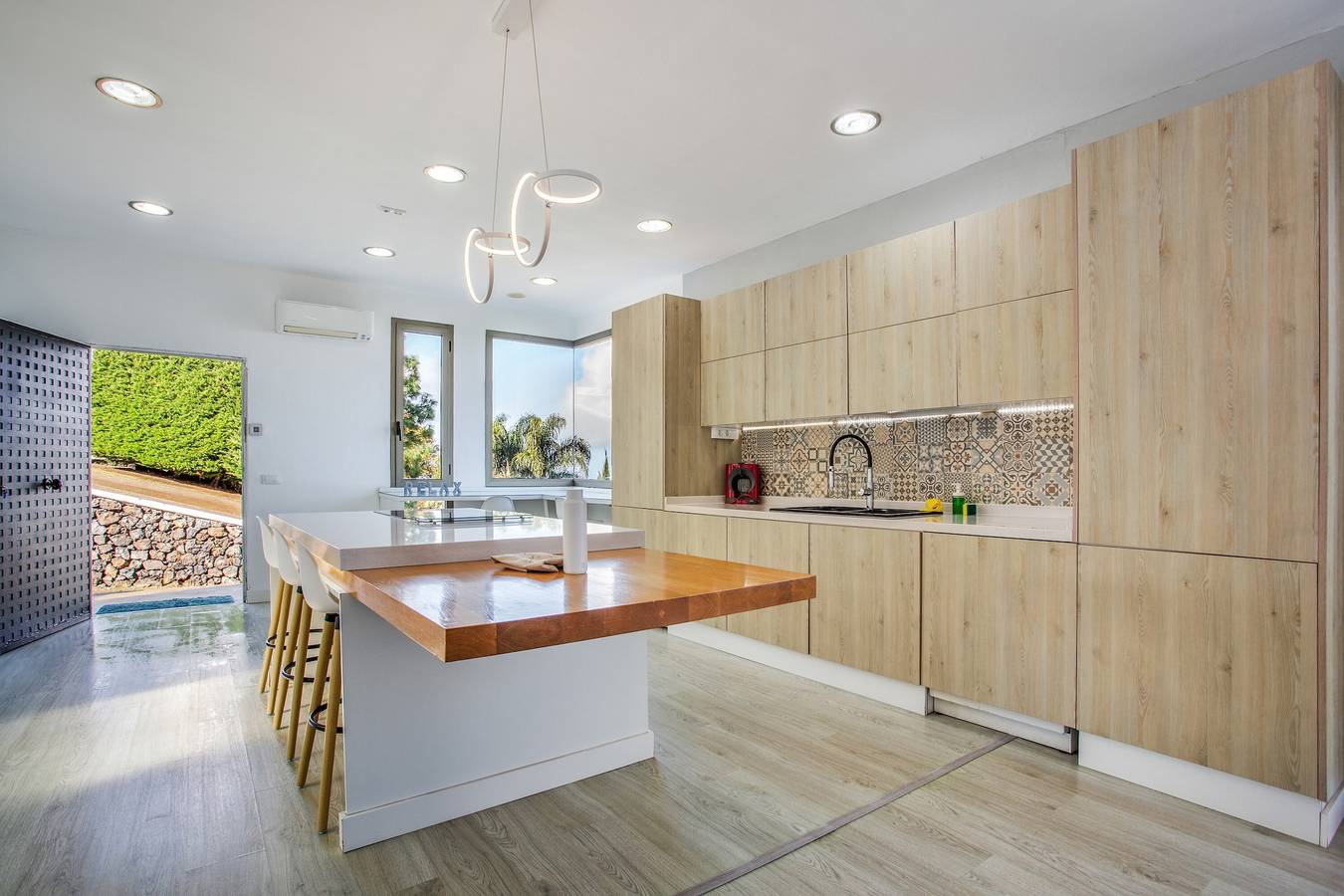 Casa Vacacional 'Golosa 1'.Vistas espectaculares ,piscina y jacuzzi en sus instalaciones . in Cañeño, La Orotava