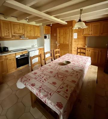 Gîte pour 5 personnes, avec jardin à Les Rousses