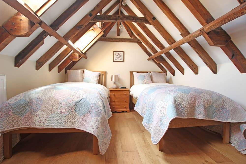 The Stable - Beautifully Converted Cottage in Rural Setting Near Tenterden in Tenterden, Ashford region