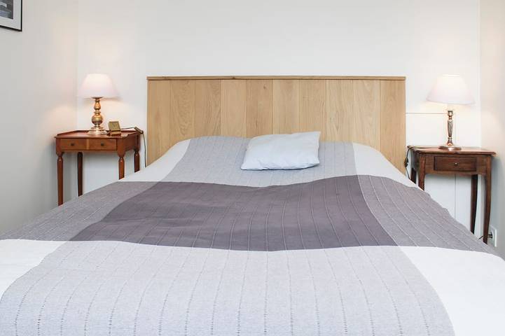 Entire apartment, Renovated studio with quiet balcony in Bois-Colombes, Hauts-de-Seine