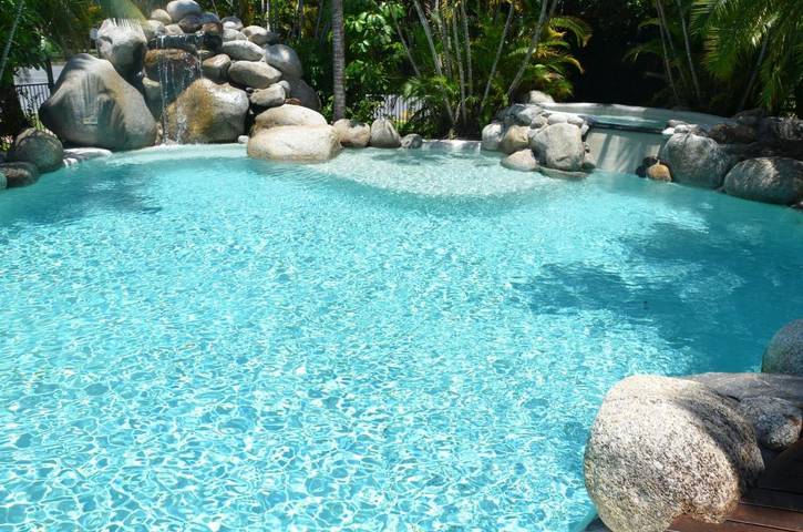 Appart’hôtel pour 2 personnes, avec piscine et jardin
