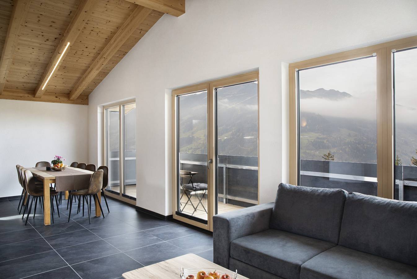 Ferienhaus 'Apart Mountainview' mit Bergblick, privater Terrasse und Wi-Fi in Rohrberg, Bezirk Schwaz