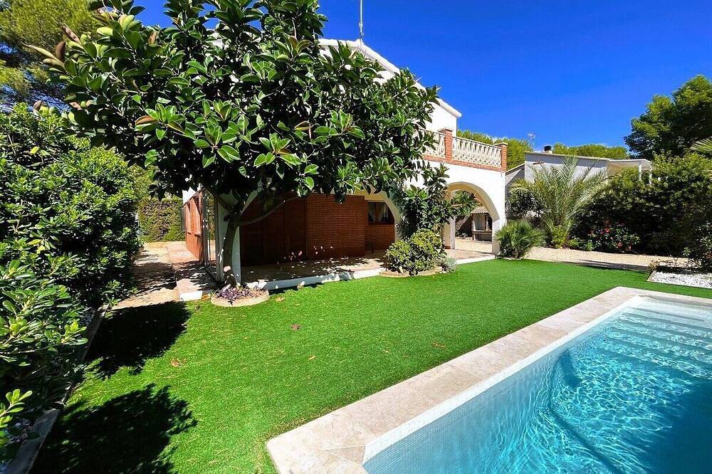Villa pour 10 Personnes dans L'Ametlla de Mar, Costa Dorada