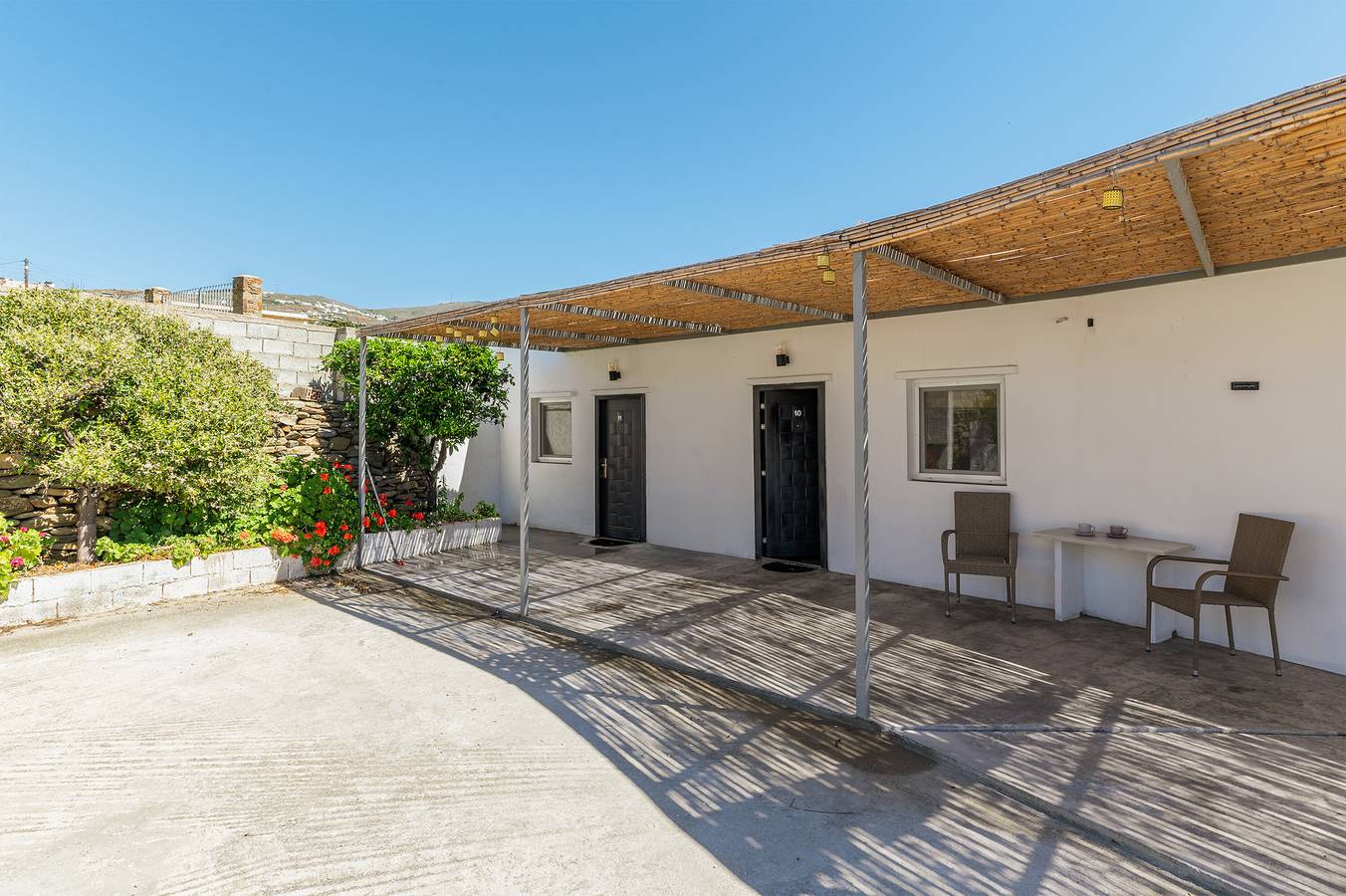 Ganzes Studio, Einzimmerapartment 'Kleris Apartment 10 Tinos' mit Bergblick, Wlan und Klimaanlage in Tínos