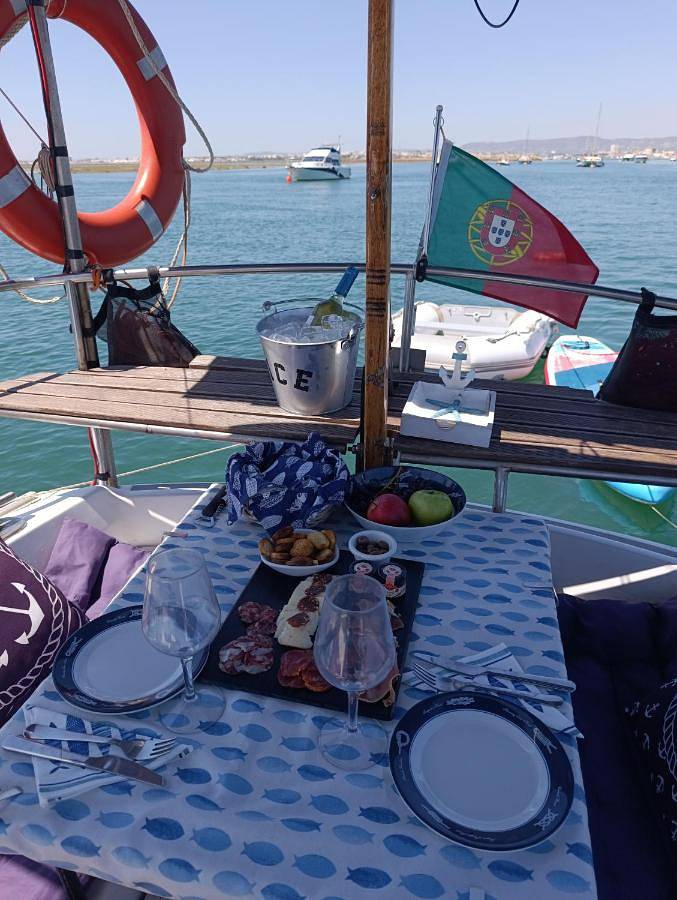 Barco para 4 pessoas, com Terraço e Vista em 
