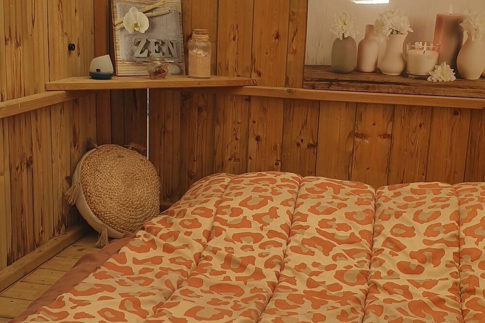 Logement éco lodge 2/4 pers proche du zoo et des plages de la côte sauvage in Les Mathes, Côte de Beauté
