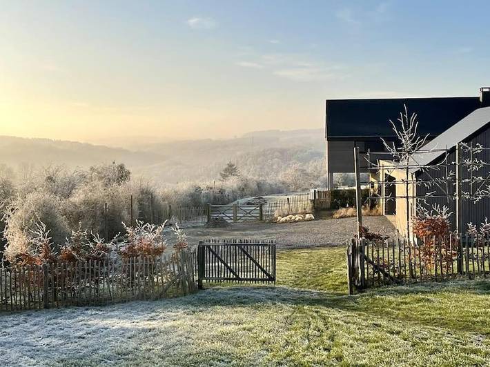 Gîte pour 2 personnes, avec Terrasse ainsi que Jardin et Vue à Doische - 4