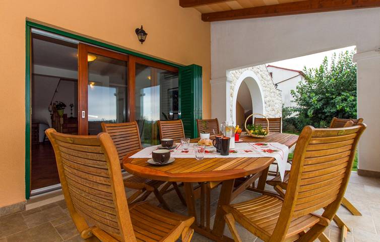 Cozy Sea View Apartment with Pool - 1.5km from Sveti Lovrec Labinski in Raša, Eastcoast Istria