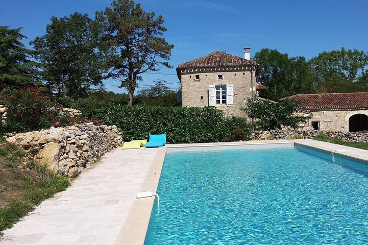 Location de vacances pour 10 personnes, avec jardin à Floressas