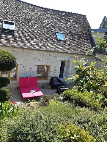 Gîte pour 2 personnes, avec vue et jardin dans Moisenay