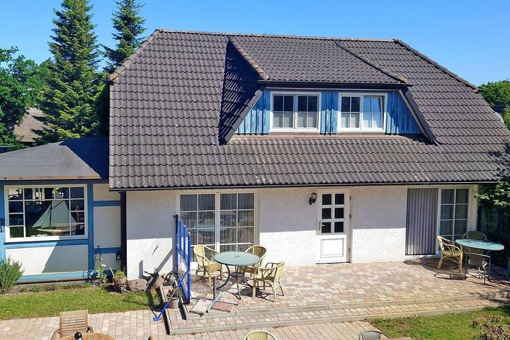 Ferienwohnung für 3 Personen, mit Terrasse und Garten in Prerow, Darß