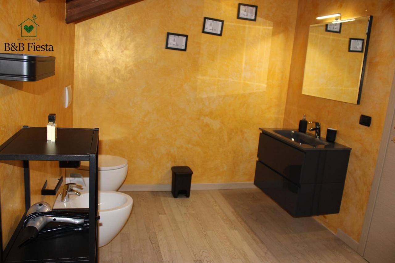 Double Room with Balcony in Imberido (Oggiono), Oggiono