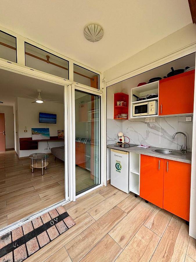Gîte pour 3 personnes, avec vue ainsi que terrasse et jardin, animaux acceptés dans Plage de Folle Anse - 3