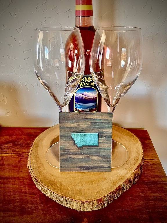 Ganze Wohnung, Flathead Lake Shabby Chic w/ Hot Tub! in Flathead Nationalwald