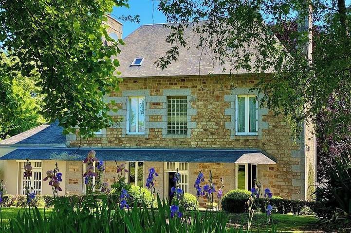 Gîte pour 4 personnes, avec terrasse et jardin à Isigny-le-Buat