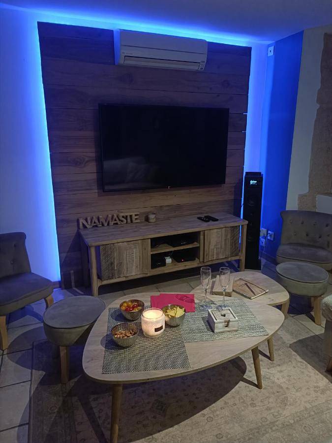 Location de vacances pour 4 personnes, avec vue et jardin à L'Isle-d'Abeau - 3