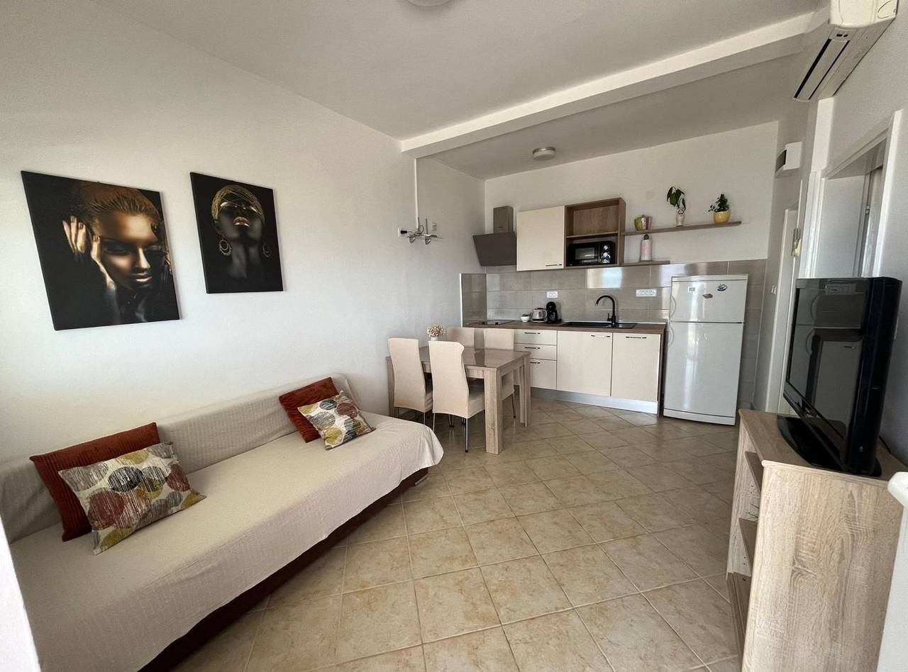 Appartamento intero, Apartments Dobrila - One Bedroom Apartment with Terrace in Zavala, Isola di Lesina